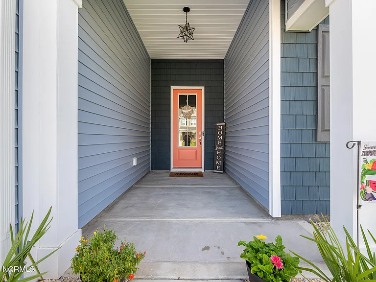 416 Edgewater Way — Photo 4