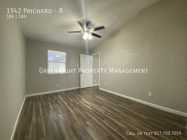 1942 Prichard Ln #B — Photo 9