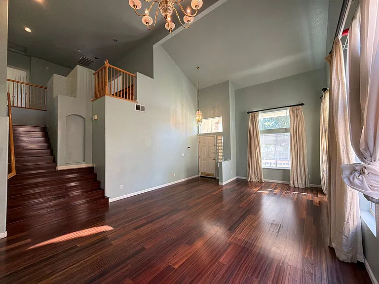 709 Black Oak Way — Photo 6