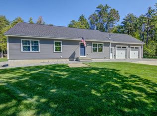 209 Royal Rd, Pownal, ME 04069