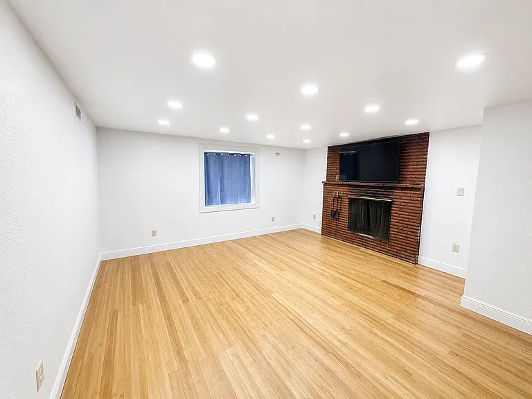 6724 N Winston Dr — Photo 10