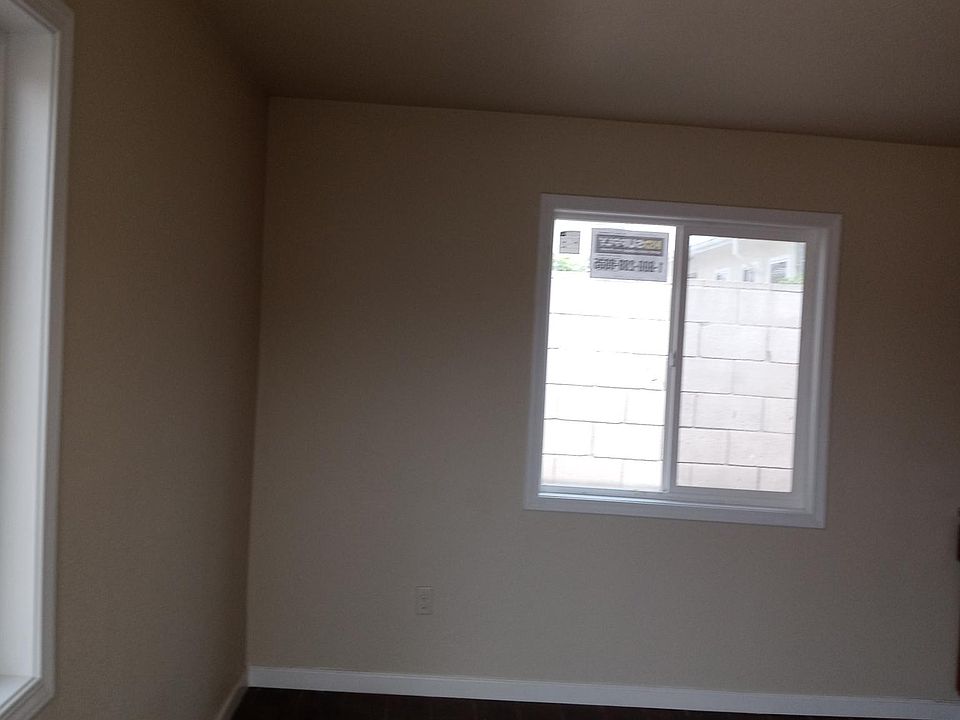 2nd image of 413 1/2 Darlan St