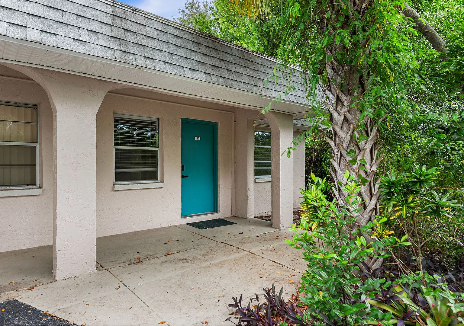 St Pete Apartment For Rent!! — Photo 2