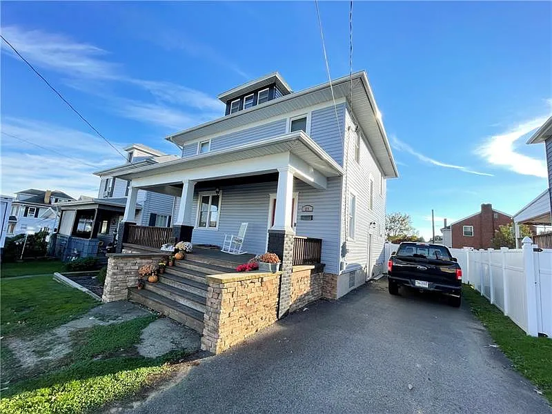 29 Johnson Ave photo 1