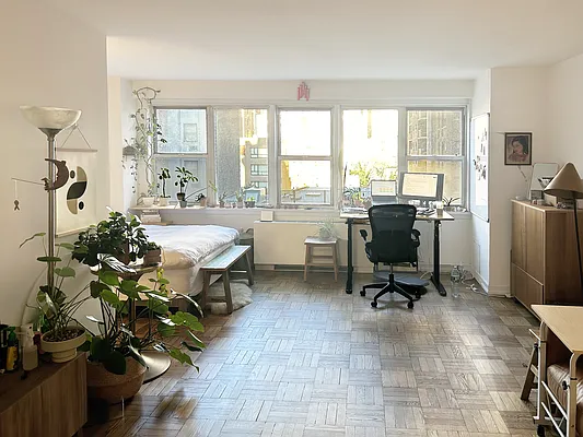 Rented by Buchbinder & Warren | media 1