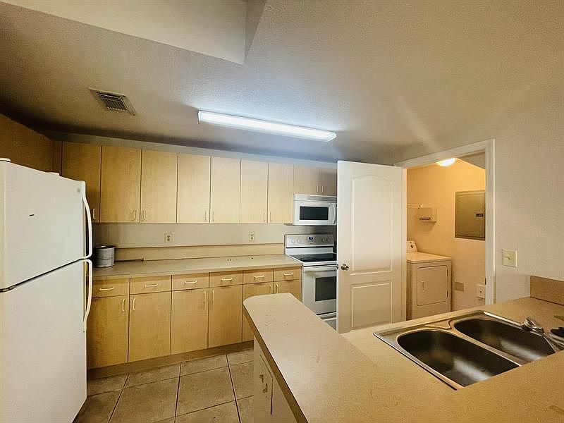 1st image of 168 SW Peacock Blvd #35105
