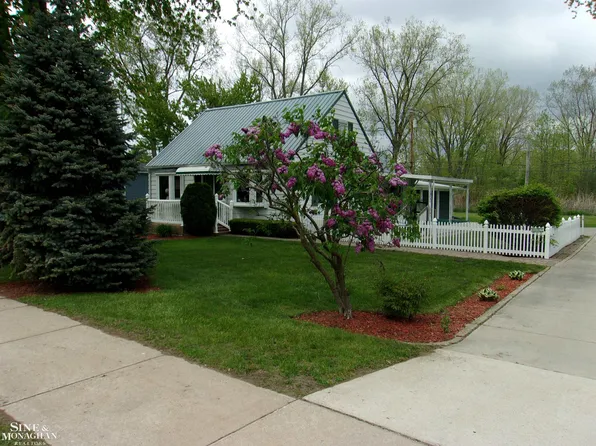 5536 Pointe Tremble Rd, Algonac, MI 48001