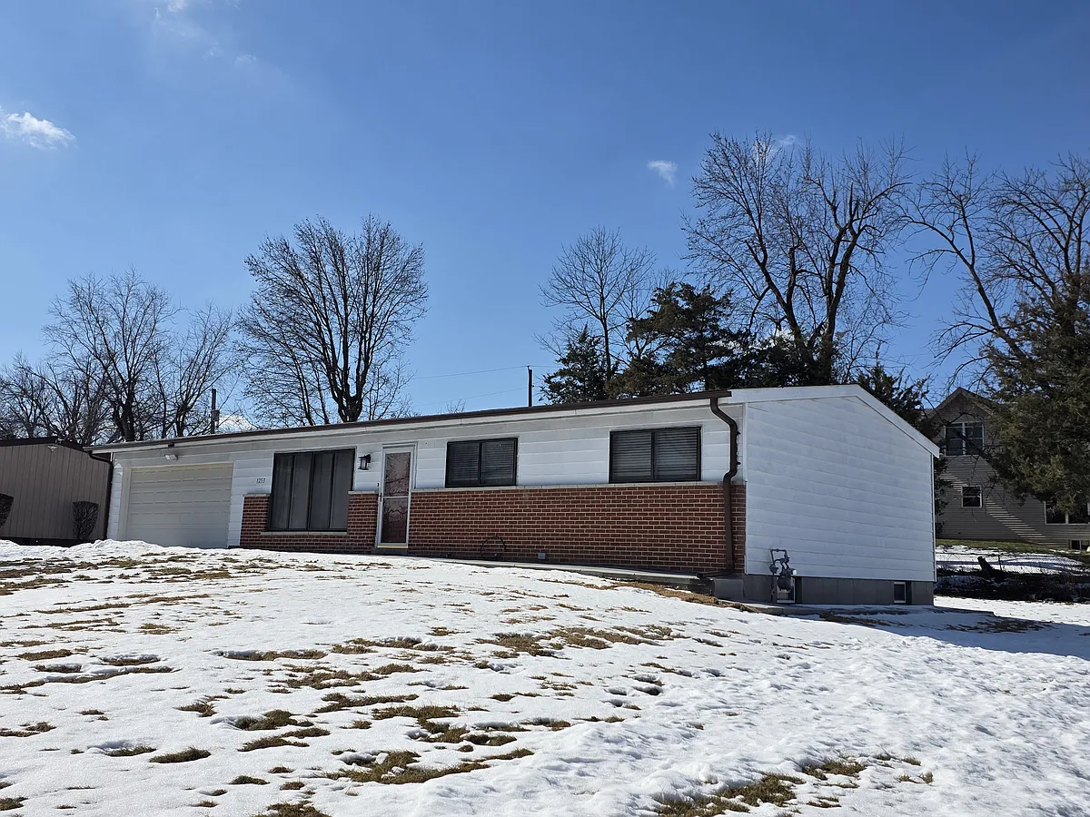 Building Photo - 1253 Dielman Rd