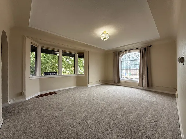 4006 N Addison St — Photo 4