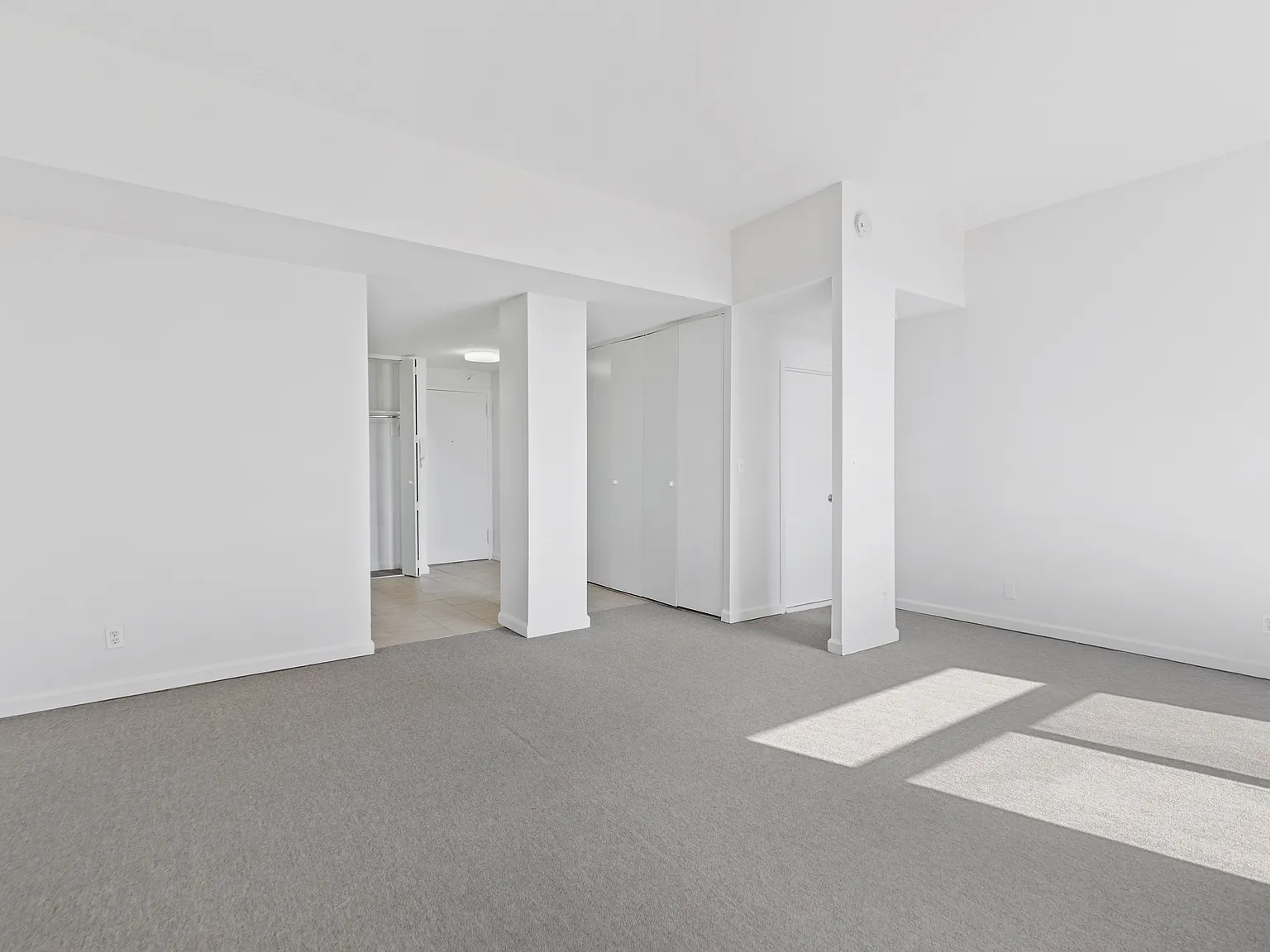 215 East 24th Street — Photo 3