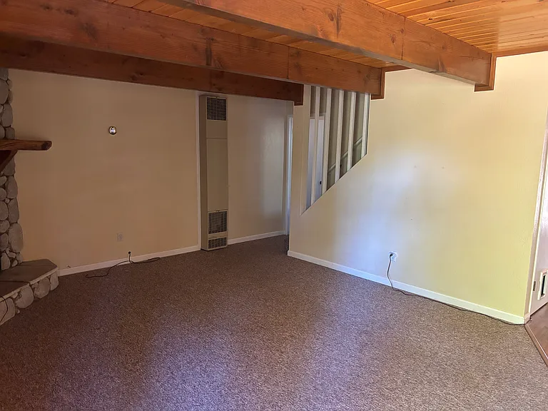 412 Garrick Way — Photo 2