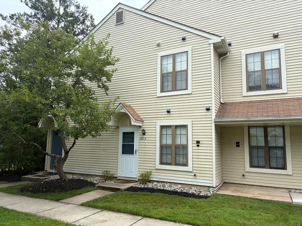 189 Collin Ct #189, Mount Laurel, NJ 08054