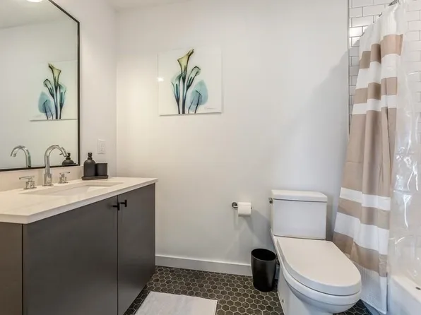 401 Jackson Street image 23 of 29