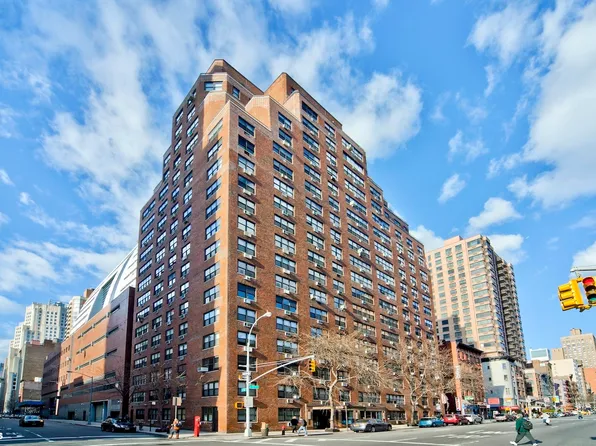 330 Third Avenue 2C image 10 of 11