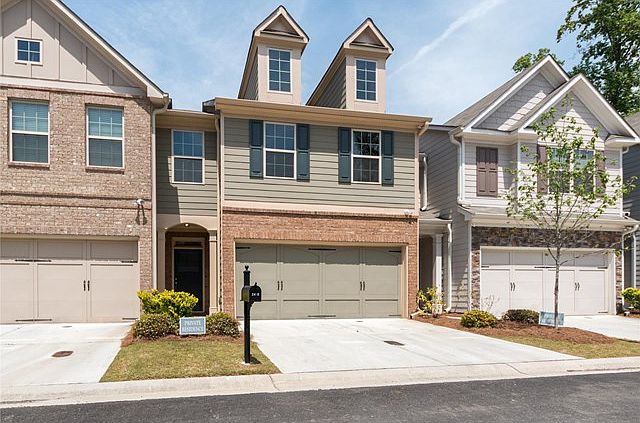 1st image of 2410 Whiteoak Ct SE