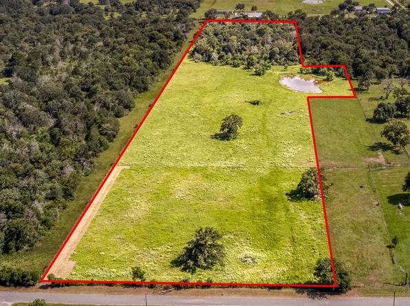 38201 Wiggins Rd, Hempstead, TX 77445