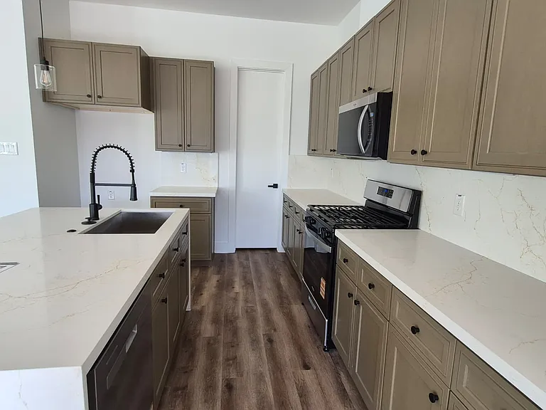 3003 Delano St — Photo 7