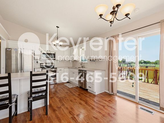5th image of 1823 N Country Walk Ln