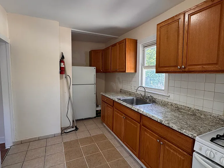 139 E Forest Ave #2 — Photo 6