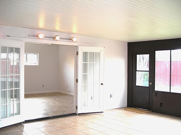 2nd image of 1306 McFarlane Ln