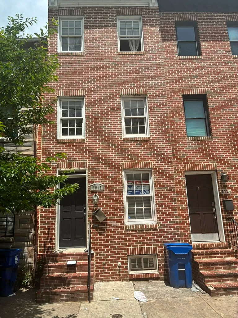 1012 W Lombard — Photo 1