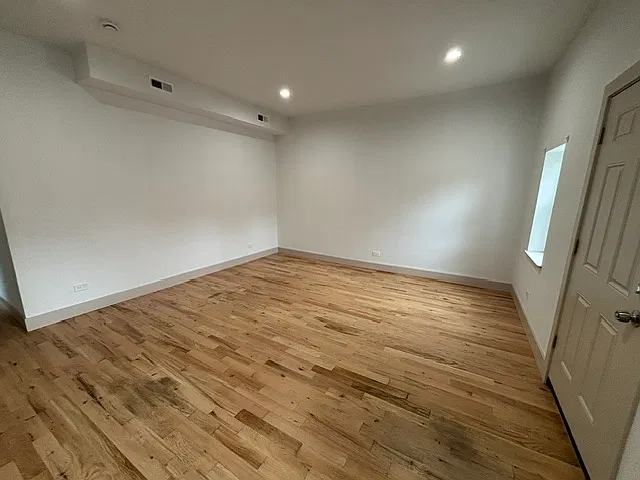 4 bed, 1300 sqft, $2,750 — Photo 2