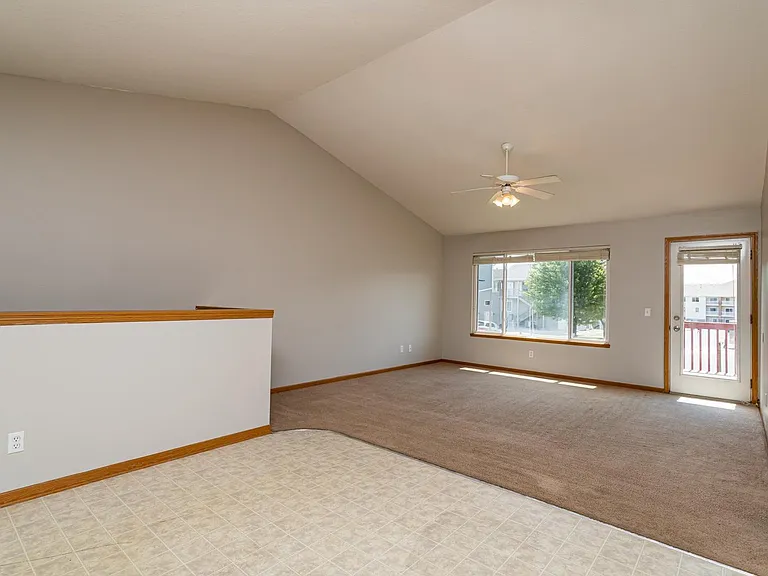4630 Twain St — Photo 11