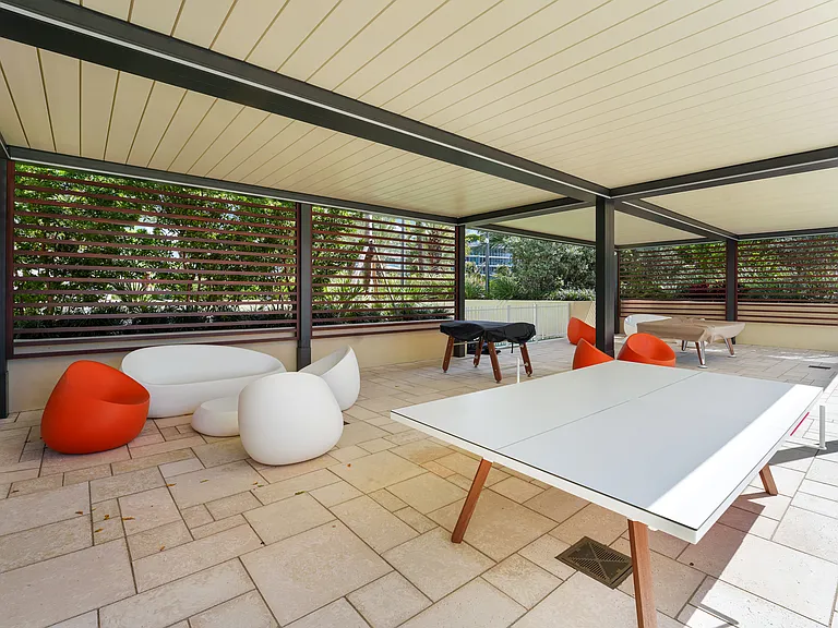 300 S Pointe Dr #405 — Photo 70