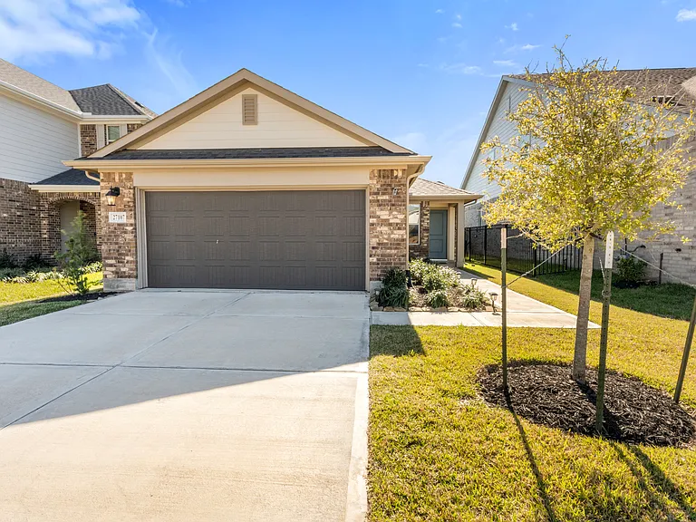 27107 Blue Pool Dr — Photo 1