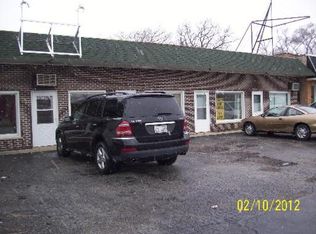 10626 S Roberts Rd, Palos Hills, IL 60465