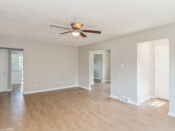 2nd image of 2519 Forest Ct
