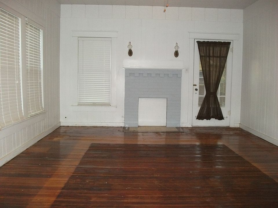 903 W Liveoak St, Coleman, TX 76834 Zillow