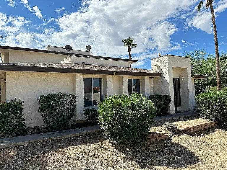826 E Eugie Ave — Photo 15