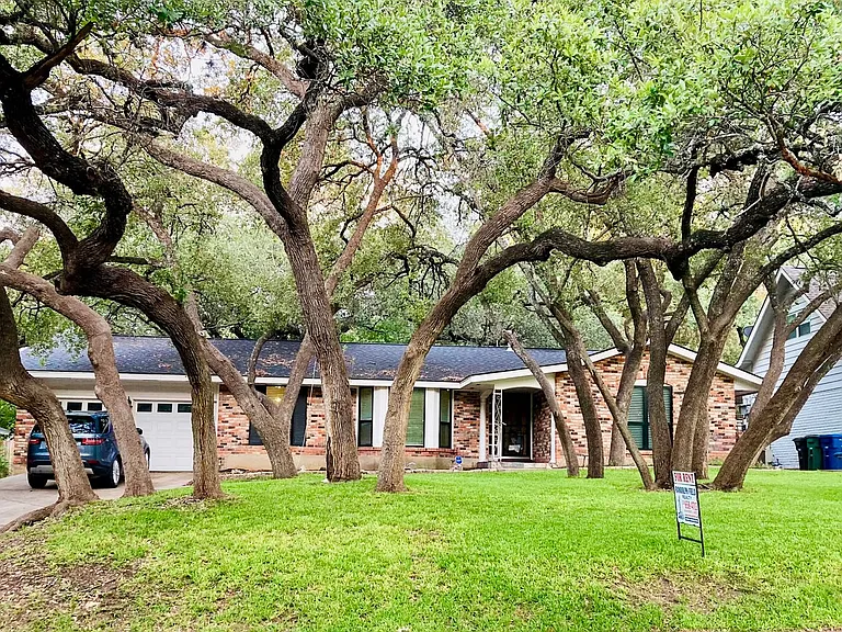 11414 Raindrop Dr — Photo 1