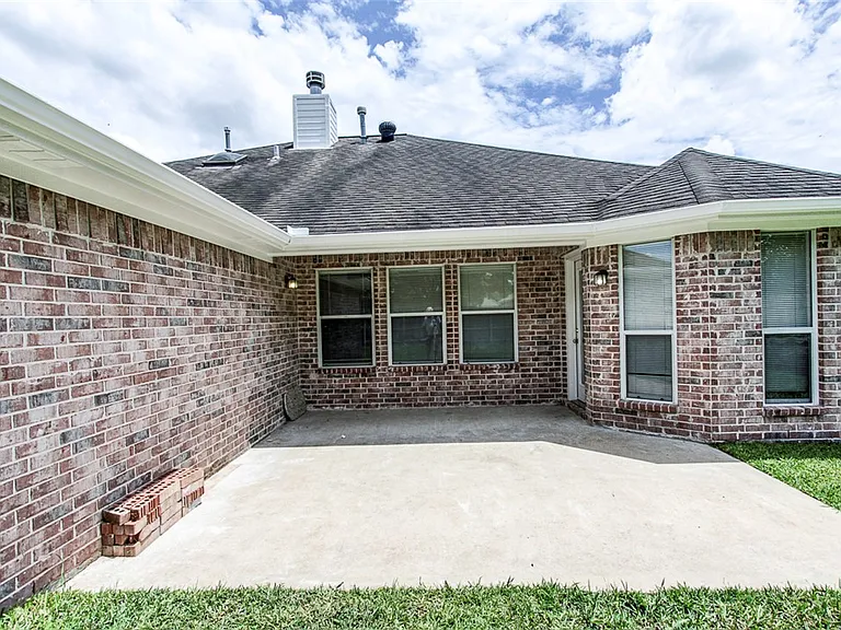 305 Landsburg Ln — Photo 24