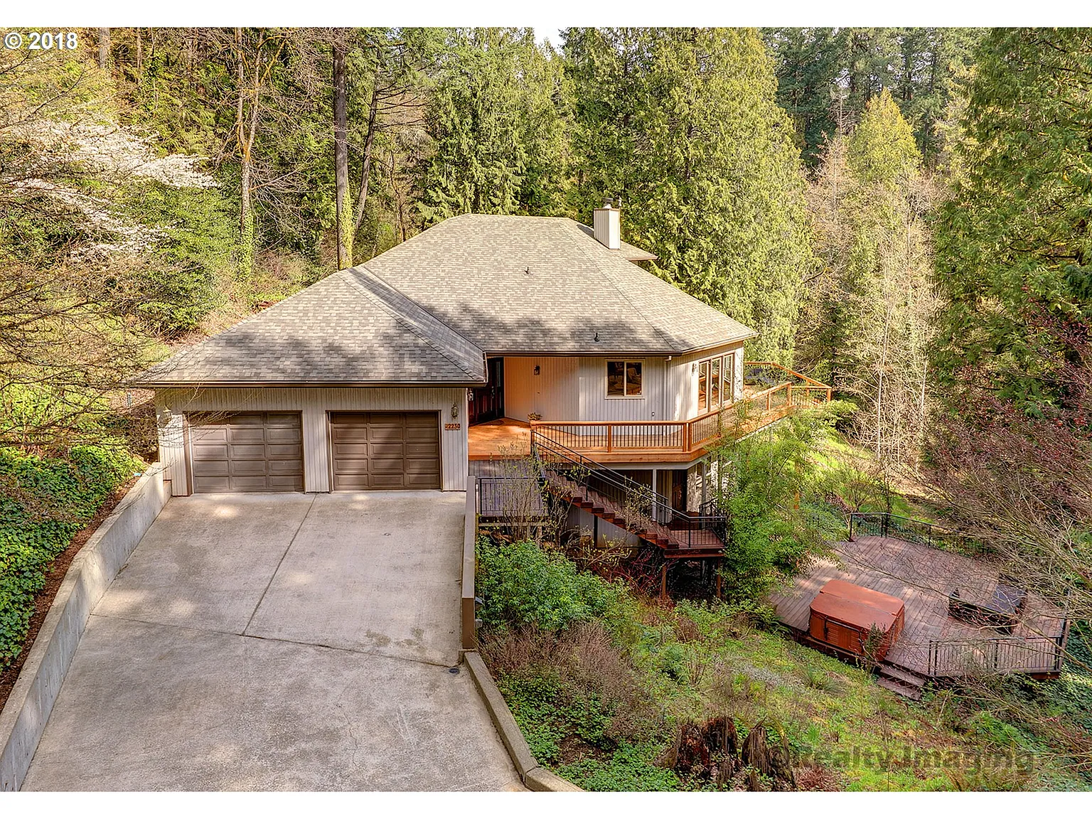 2230 SW Scenic Dr photo 1