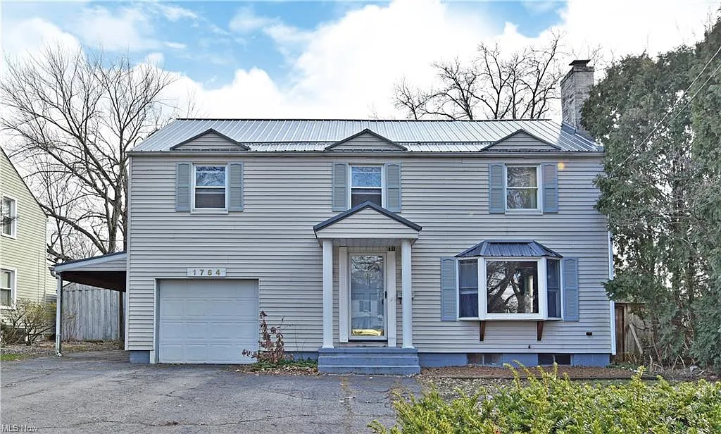 1764 Atlantic St NE photo 1