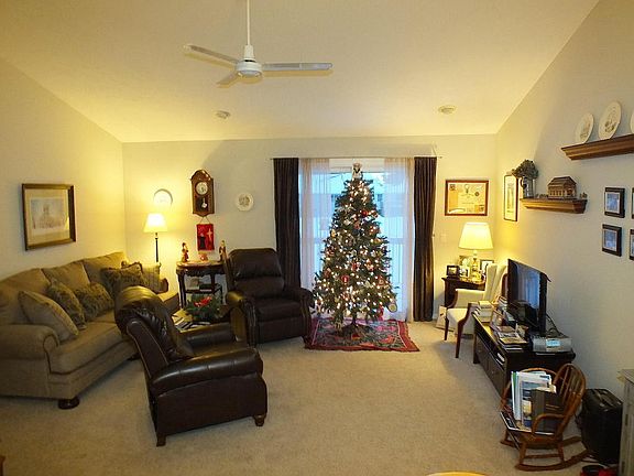 2nd image of 476 Melrose Dr