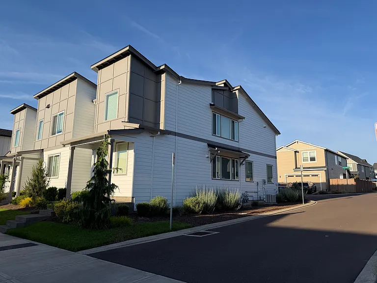 3942 SE 81st Ave — Photo 3