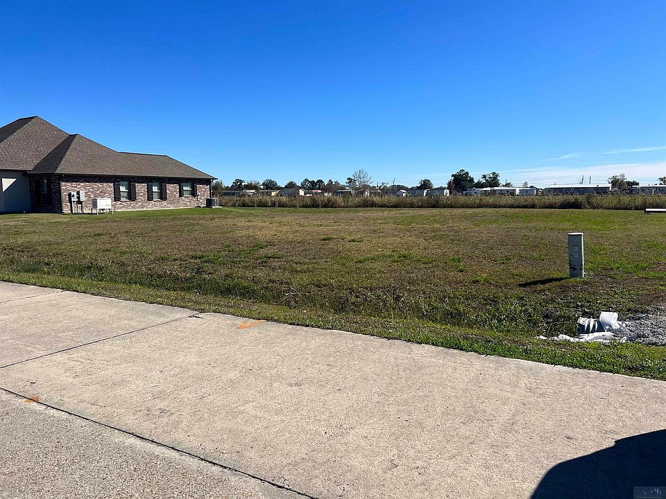 2nd image of 275 Kleinpeter Dr