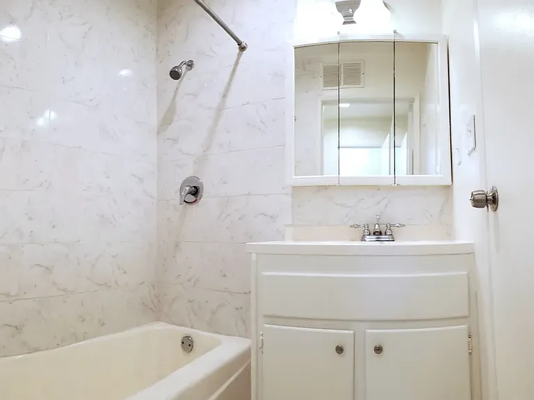 Cascade Pointe — Photo 11