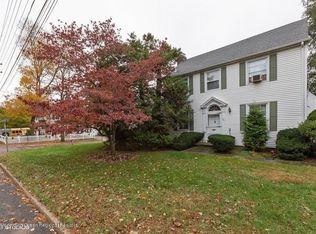 240 W Ivy Ln, Englewood, NJ 07631