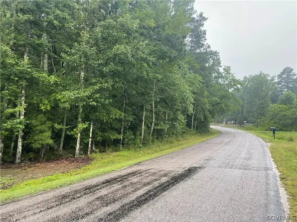 22425 Williamson Rd, Dinwiddie, VA 23841