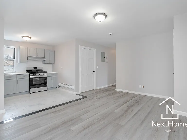 37-14 28th St #2 — Photo 5