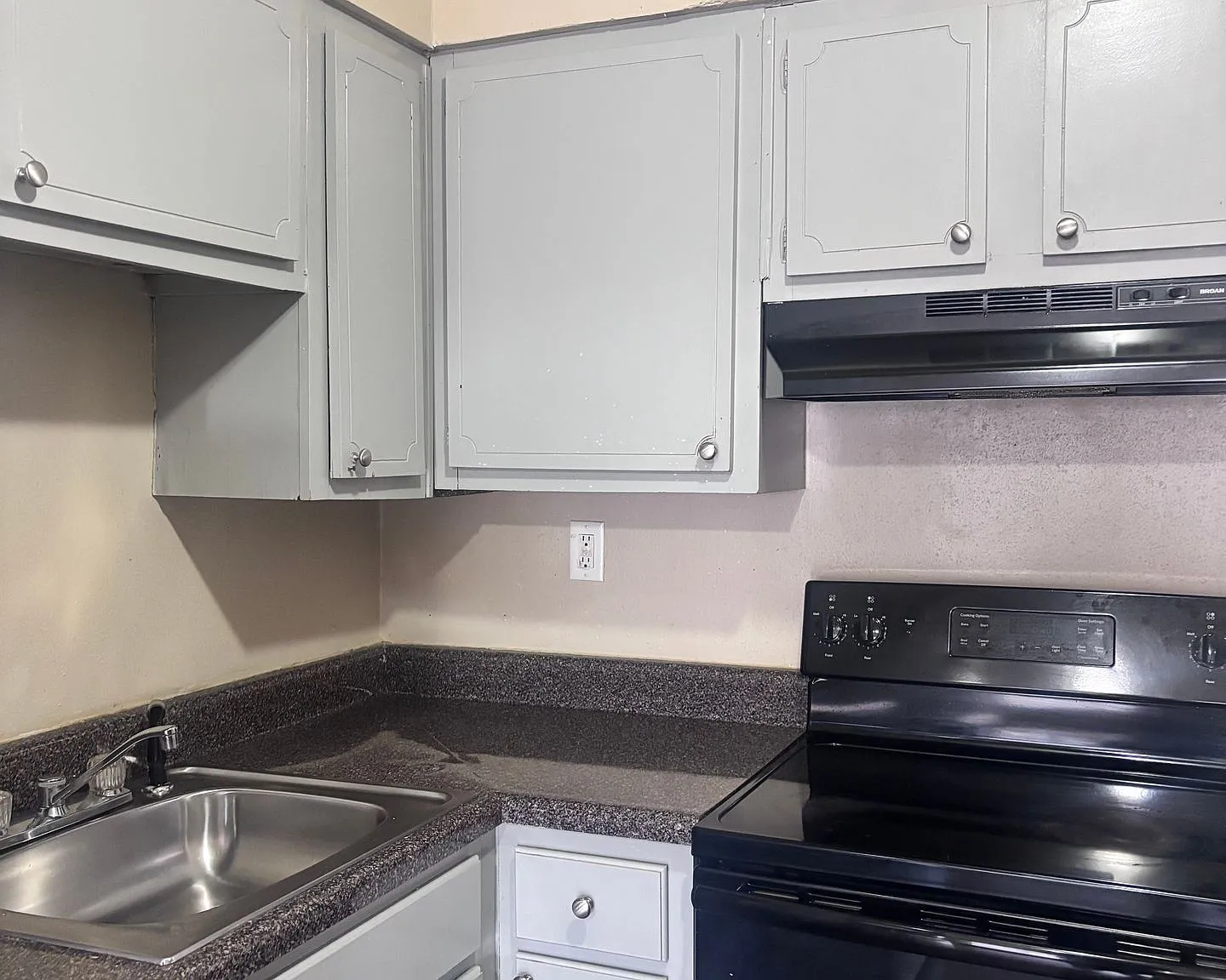 The Summereast Apartments — Photo 3