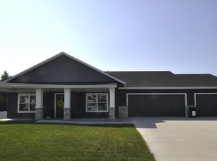 5492 Ridgeview Dr NW, Rochester, MN 55901