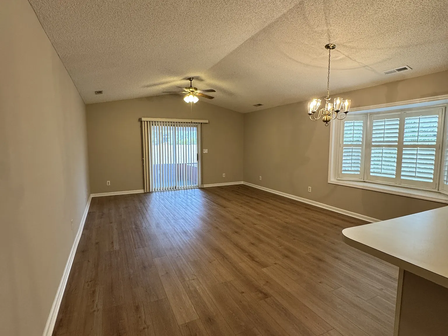 425 Spauldingwood Rd - 1 — Photo 3