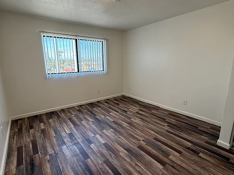 1600 W Carson St #212 — Photo 16