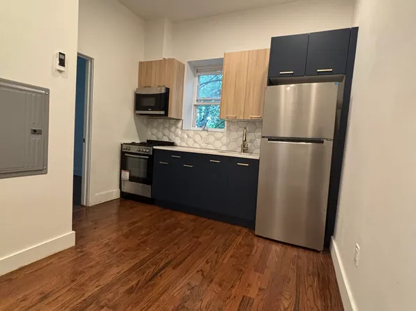 48 Bergen Ave #2.2, Jersey City, NJ 07305