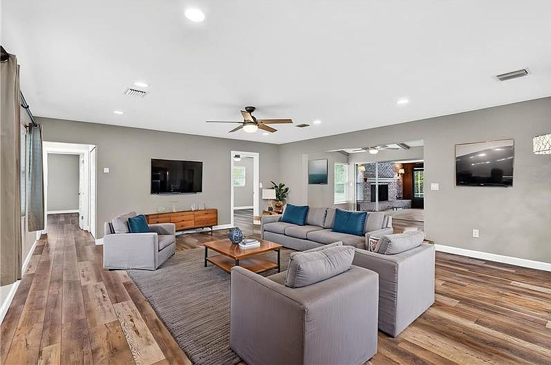 1st image of 7 Eagle Ln
